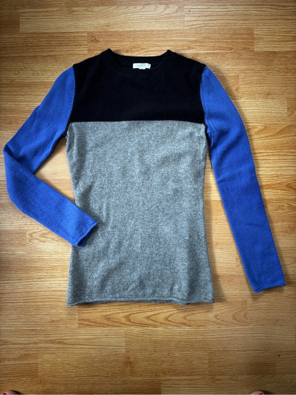 Garnet Hill color block cashmere sweater XS grey colbalt blue black crewneck